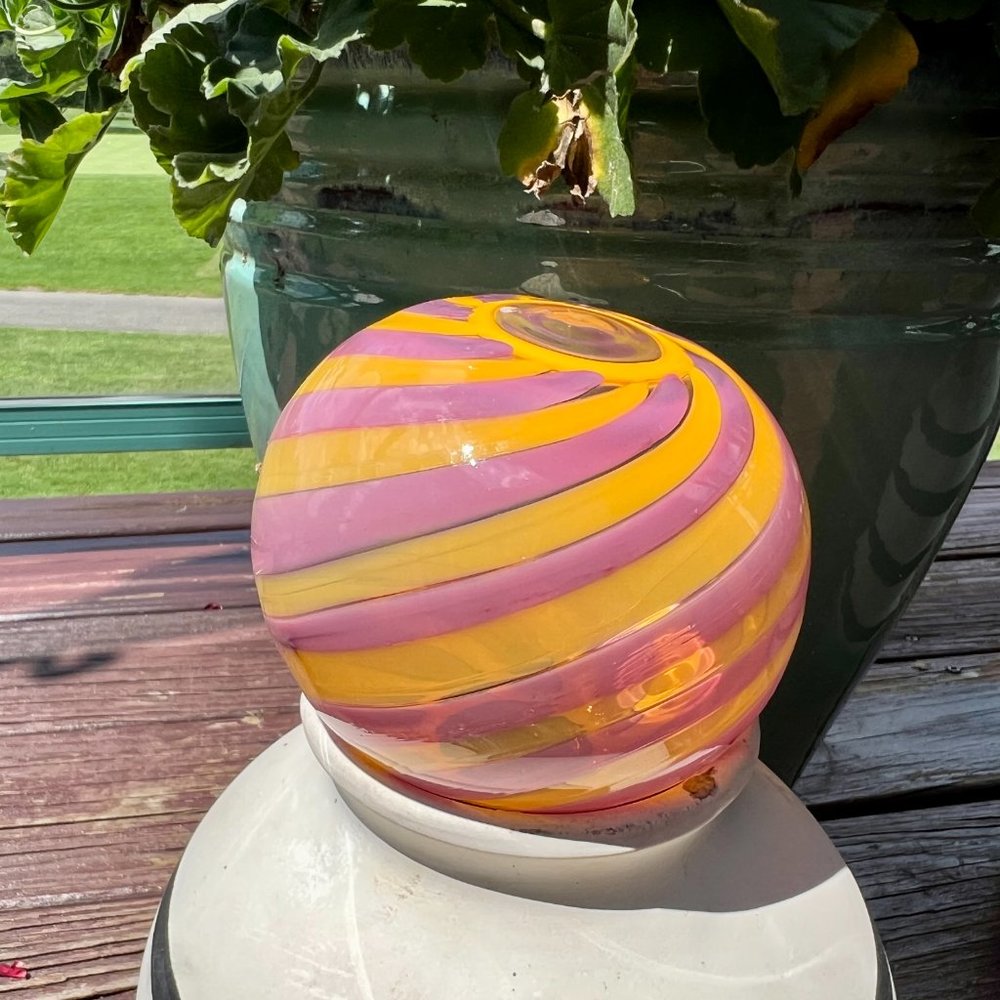 SALE!  Gorgeous Glass Ornament/Witch's Ball/Garden Decor - Picture 5 of 5